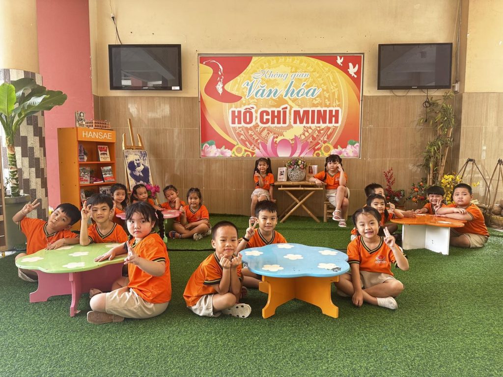 Mầm Non Ngôi Nhà Bí Đỏ