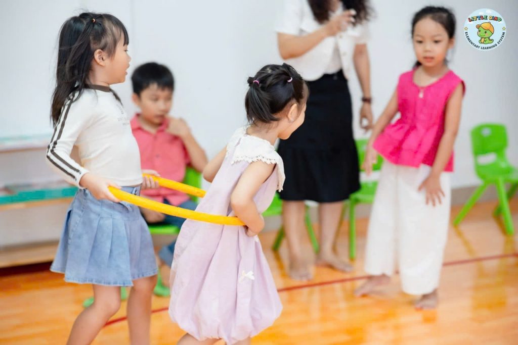 Câu lạc bộ Khủng Long Nhí 2